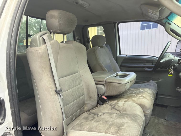 image for item DO5235 2004 Ford F450 Super Duty Ext. Cab utility / service truck