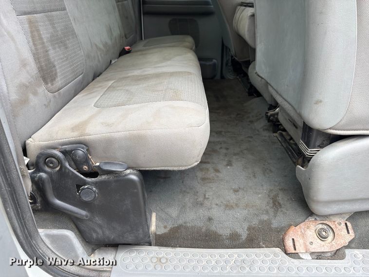 image for item DO5235 2004 Ford F450 Super Duty Ext. Cab utility / service truck
