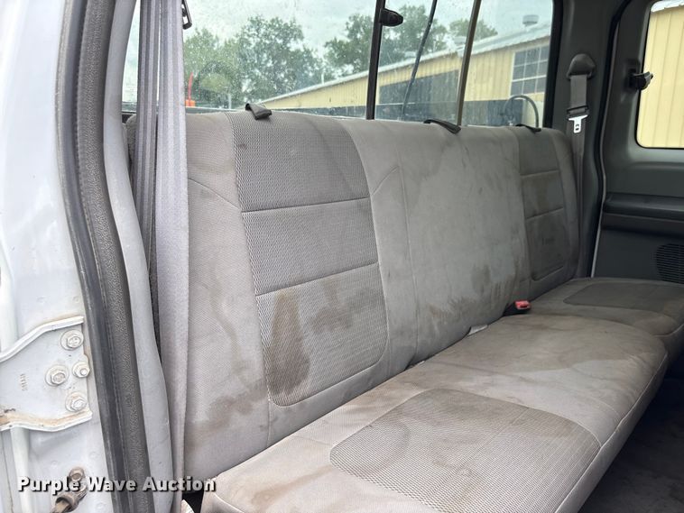 image for item DO5235 2004 Ford F450 Super Duty Ext. Cab utility / service truck