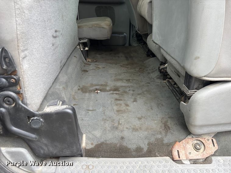 image for item DO5235 2004 Ford F450 Super Duty Ext. Cab utility / service truck