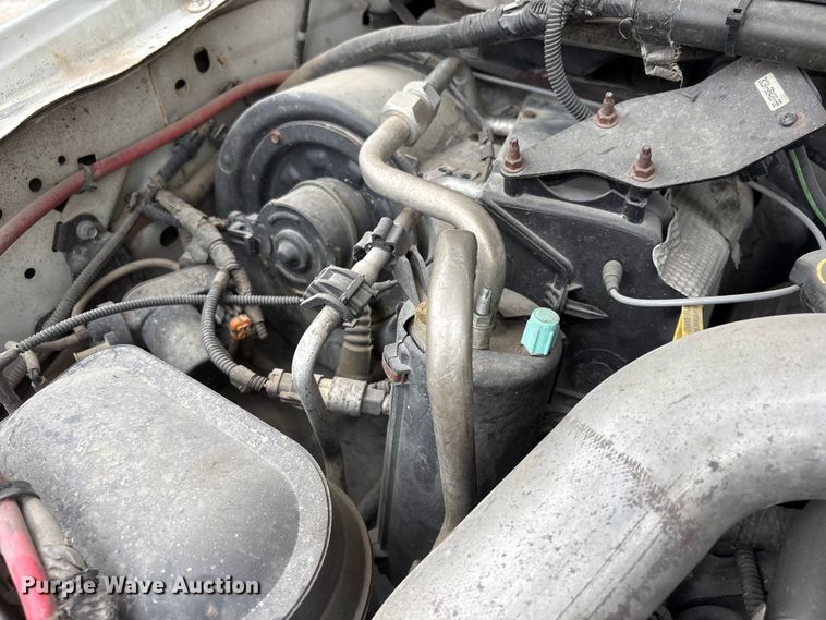 image for item DO5235 2004 Ford F450 Super Duty Ext. Cab utility / service truck