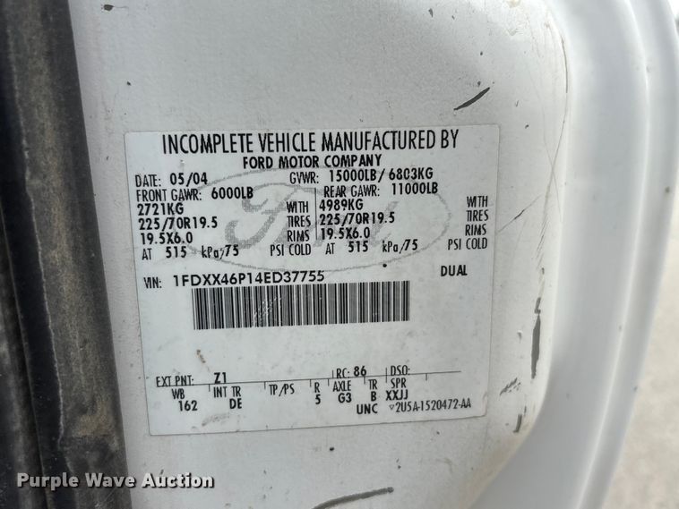 image for item DO5235 2004 Ford F450 Super Duty Ext. Cab utility / service truck
