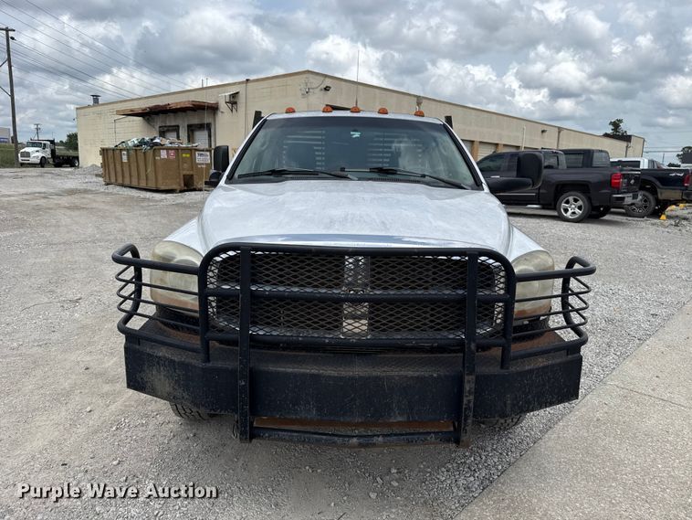 image for item DO8516 2010 Dodge Ram 3500 flatbed pickup truck