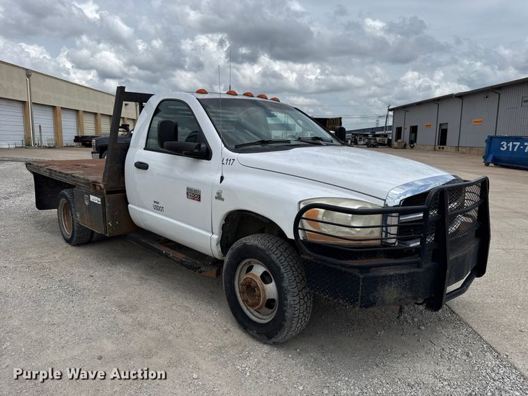 image for item DO8516 2010 Dodge Ram 3500 flatbed pickup truck