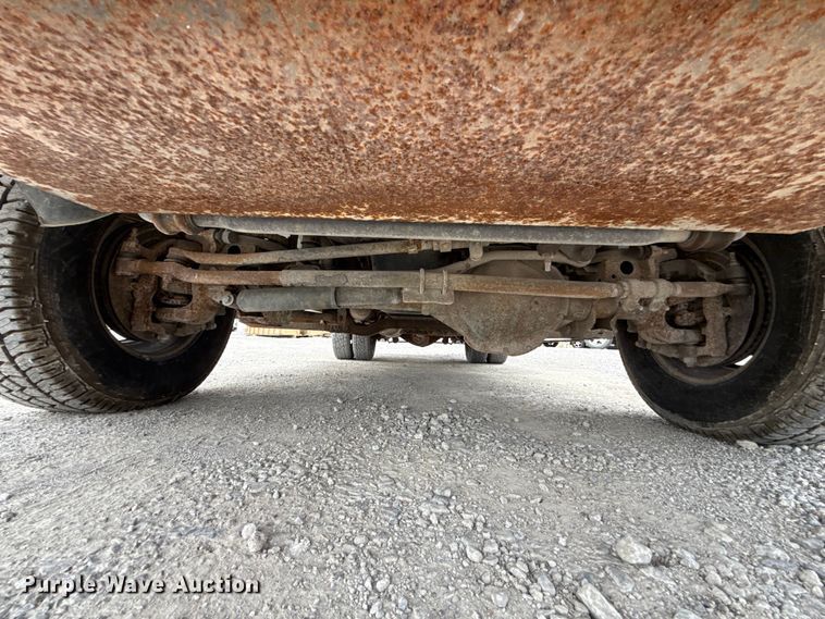 image for item DO8516 2010 Dodge Ram 3500 flatbed pickup truck