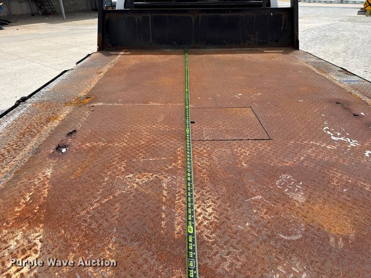 image for item DO8516 2010 Dodge Ram 3500 flatbed pickup truck
