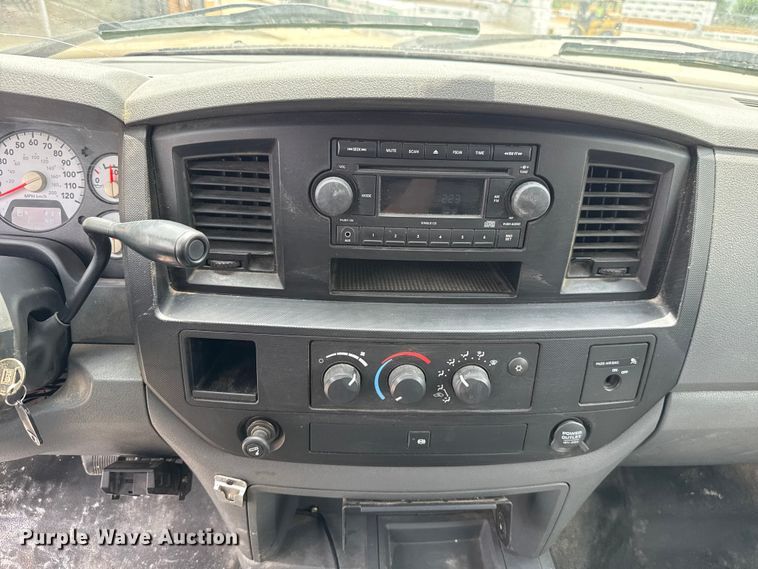 image for item DO8516 2010 Dodge Ram 3500 flatbed pickup truck
