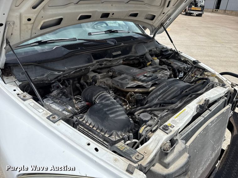 image for item DO8516 2010 Dodge Ram 3500 flatbed pickup truck
