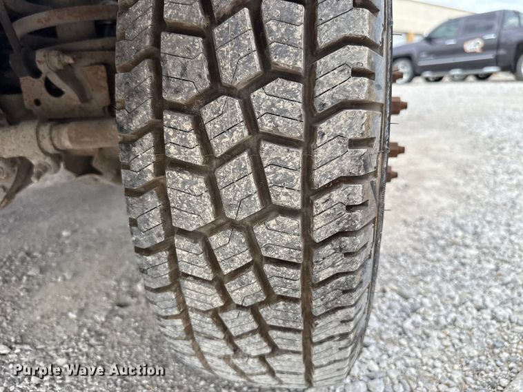 image for item DO8516 2010 Dodge Ram 3500 flatbed pickup truck