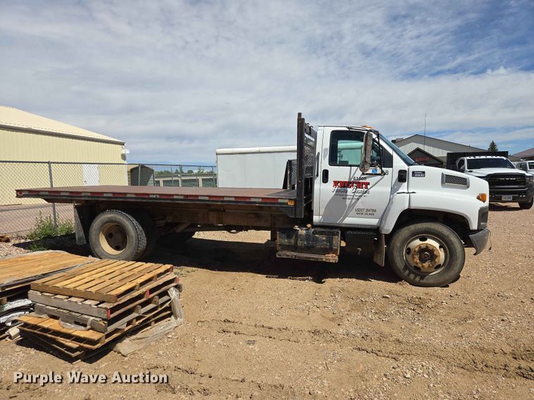 image for item DP8936 2005 GMC C6500 dump flatbed truck