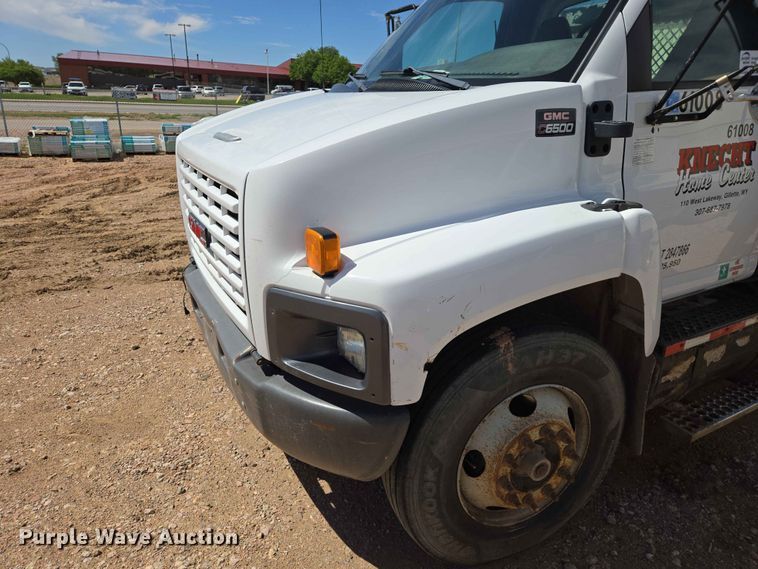 image for item DP8936 2005 GMC C6500 dump flatbed truck
