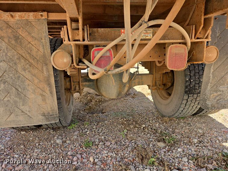 image for item DP8936 2005 GMC C6500 dump flatbed truck