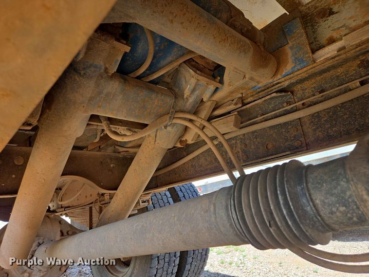 image for item DP8936 2005 GMC C6500 dump flatbed truck