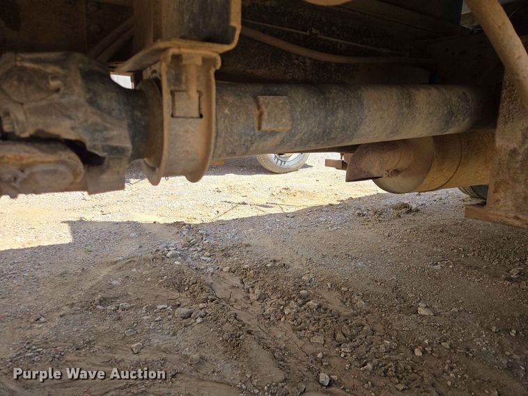 image for item DP8936 2005 GMC C6500 dump flatbed truck