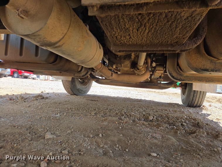 image for item DP8936 2005 GMC C6500 dump flatbed truck