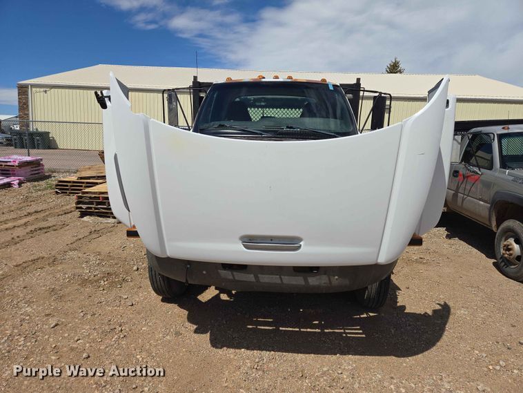 image for item DP8936 2005 GMC C6500 dump flatbed truck
