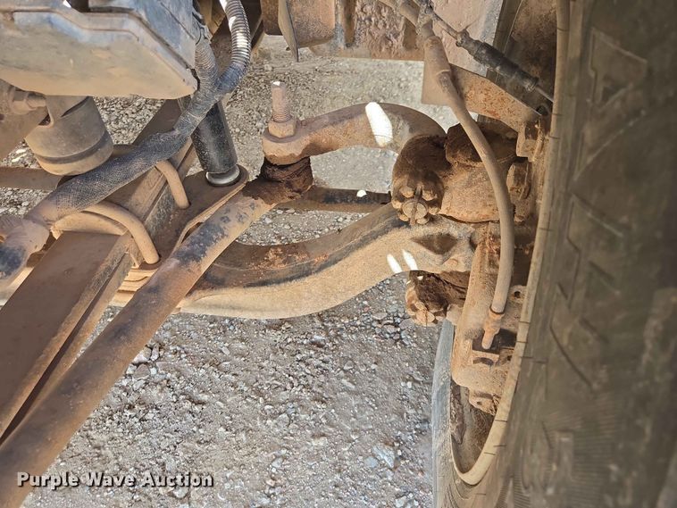 image for item DP8936 2005 GMC C6500 dump flatbed truck