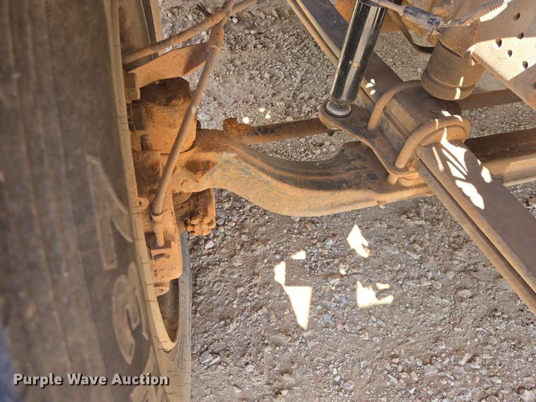 image for item DP8936 2005 GMC C6500 dump flatbed truck