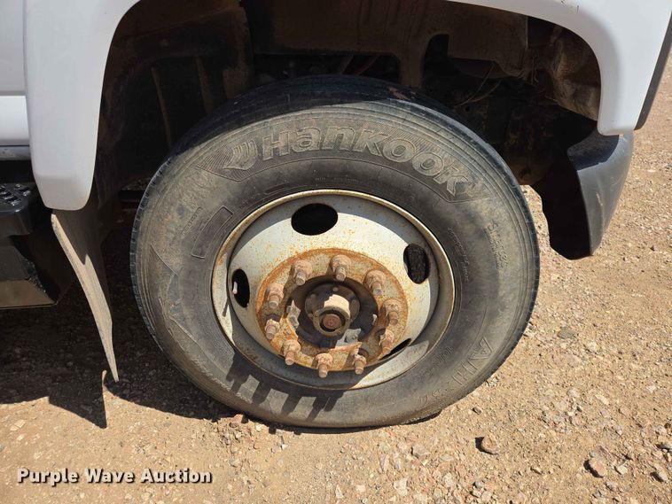 image for item DP8936 2005 GMC C6500 dump flatbed truck