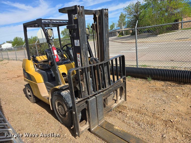 image for item DP8937 Caterpillar PD8000 forklift