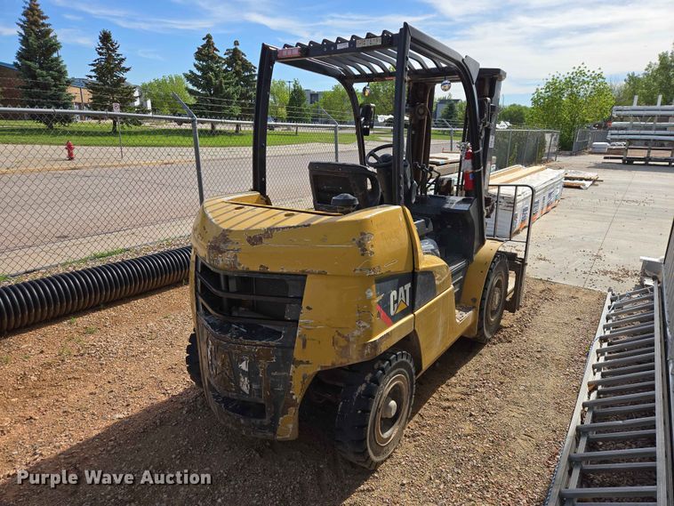image for item DP8937 Caterpillar PD8000 forklift
