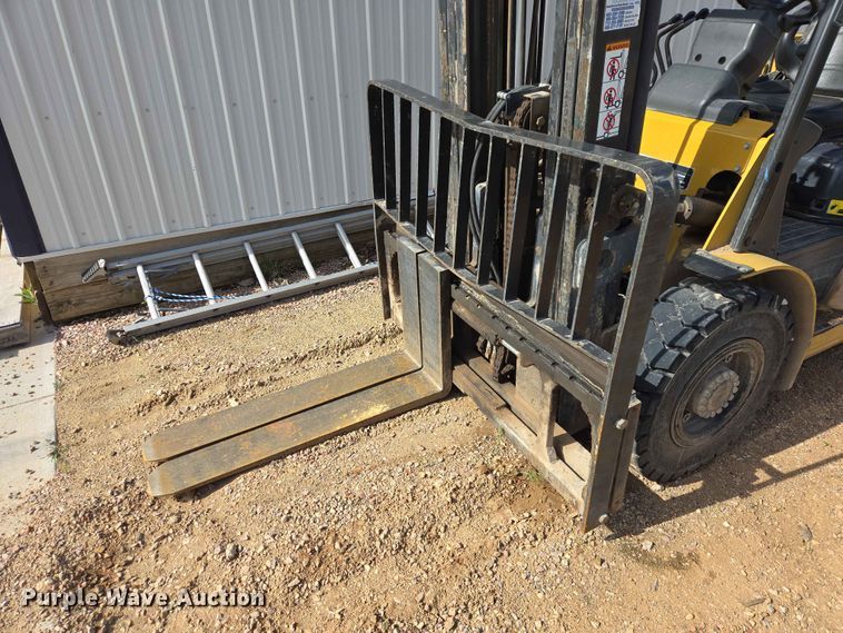 image for item DP8937 Caterpillar PD8000 forklift