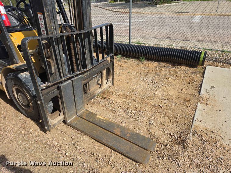image for item DP8937 Caterpillar PD8000 forklift