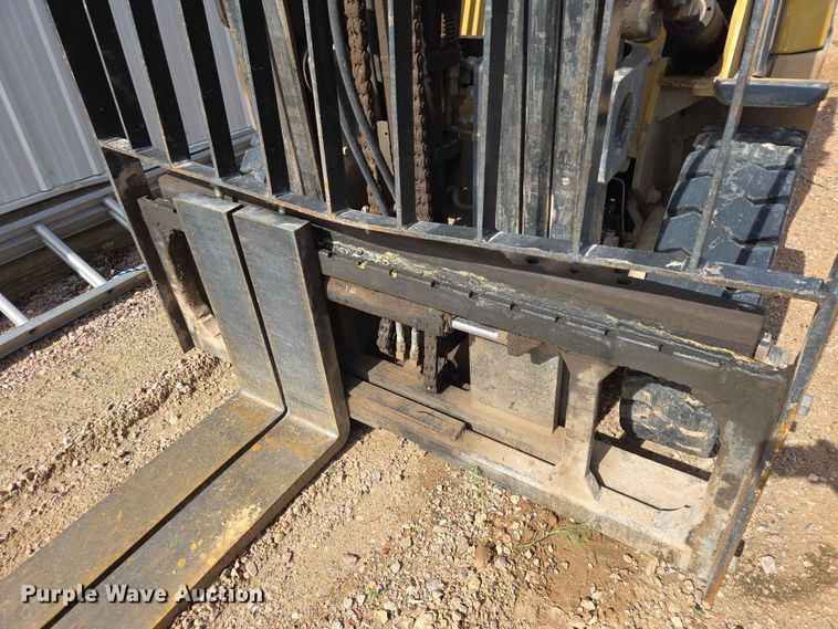 image for item DP8937 Caterpillar PD8000 forklift