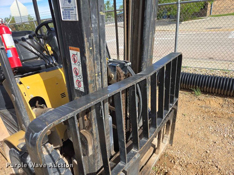 image for item DP8937 Caterpillar PD8000 forklift