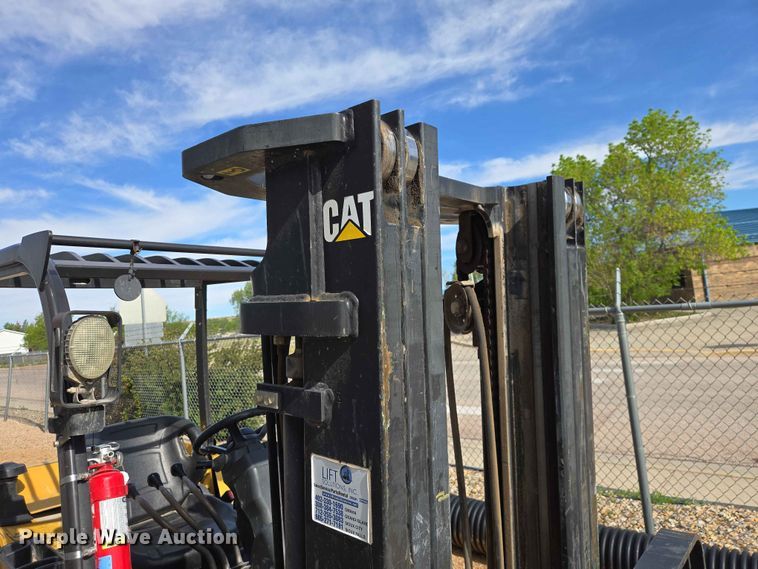image for item DP8937 Caterpillar PD8000 forklift