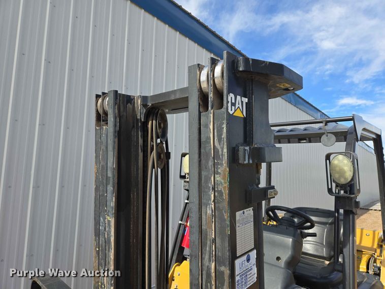 image for item DP8937 Caterpillar PD8000 forklift