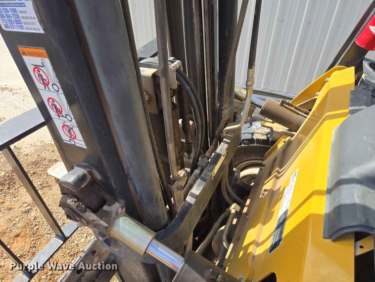 image for item DP8937 Caterpillar PD8000 forklift