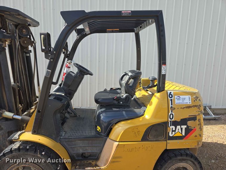 image for item DP8937 Caterpillar PD8000 forklift