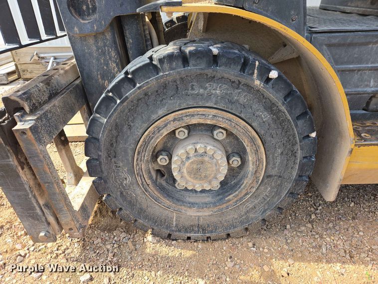 image for item DP8937 Caterpillar PD8000 forklift