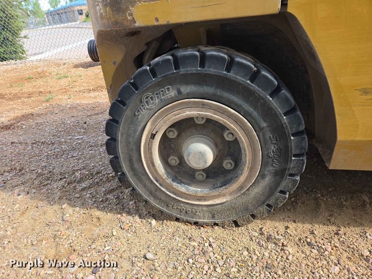 image for item DP8937 Caterpillar PD8000 forklift