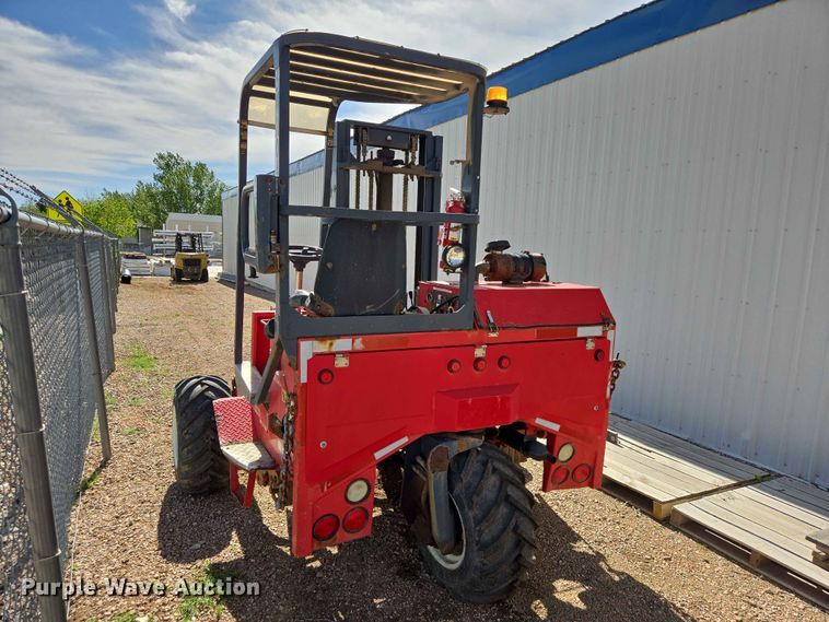 image for item DP8938 2001 Moffett M5000 forklift