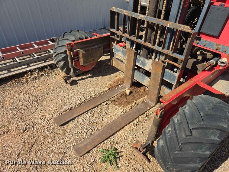image for item DP8938 2001 Moffett M5000 forklift