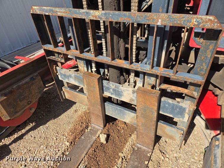 image for item DP8938 2001 Moffett M5000 forklift