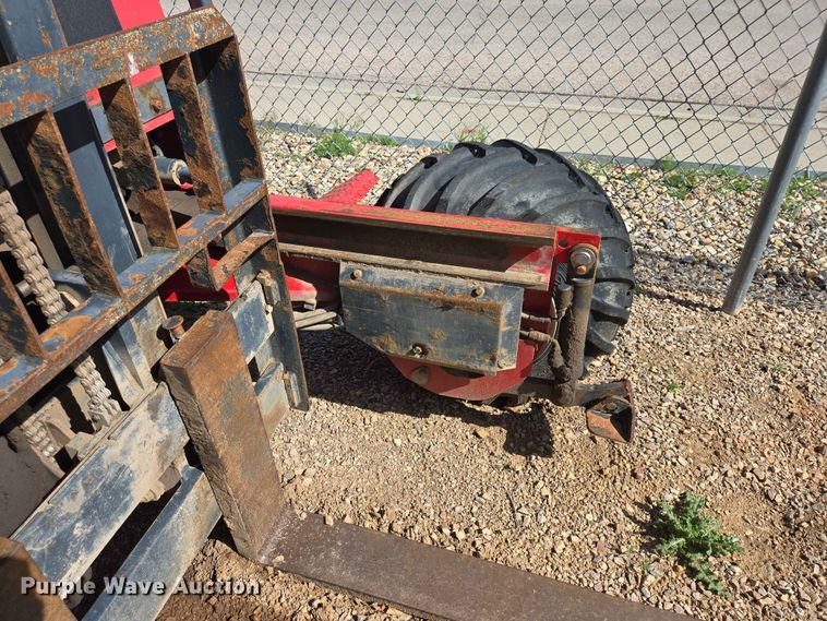 image for item DP8938 2001 Moffett M5000 forklift