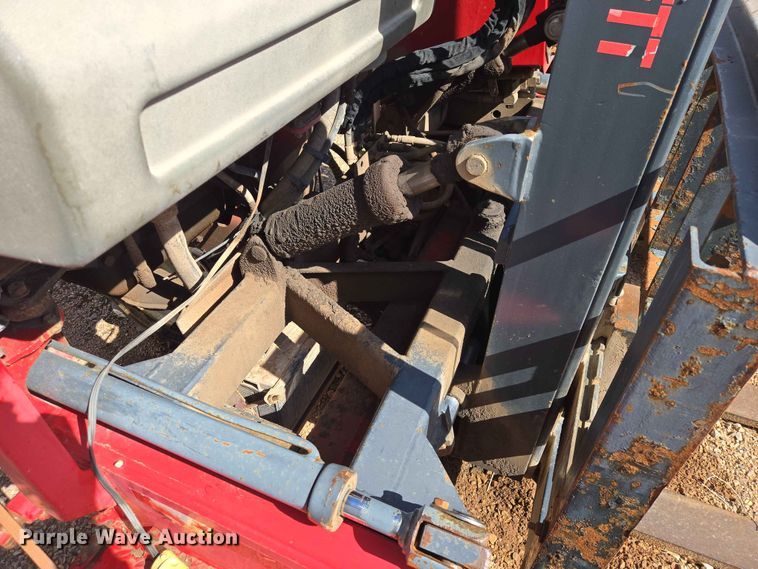 image for item DP8938 2001 Moffett M5000 forklift