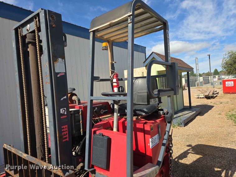 image for item DP8938 2001 Moffett M5000 forklift