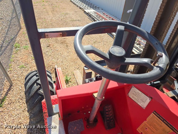 image for item DP8938 2001 Moffett M5000 forklift