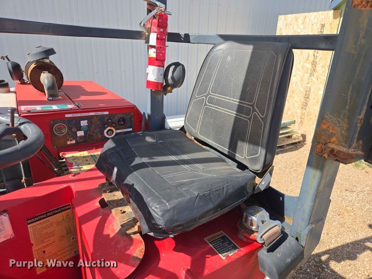 image for item DP8938 2001 Moffett M5000 forklift