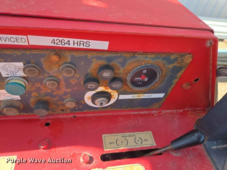 image for item DP8938 2001 Moffett M5000 forklift