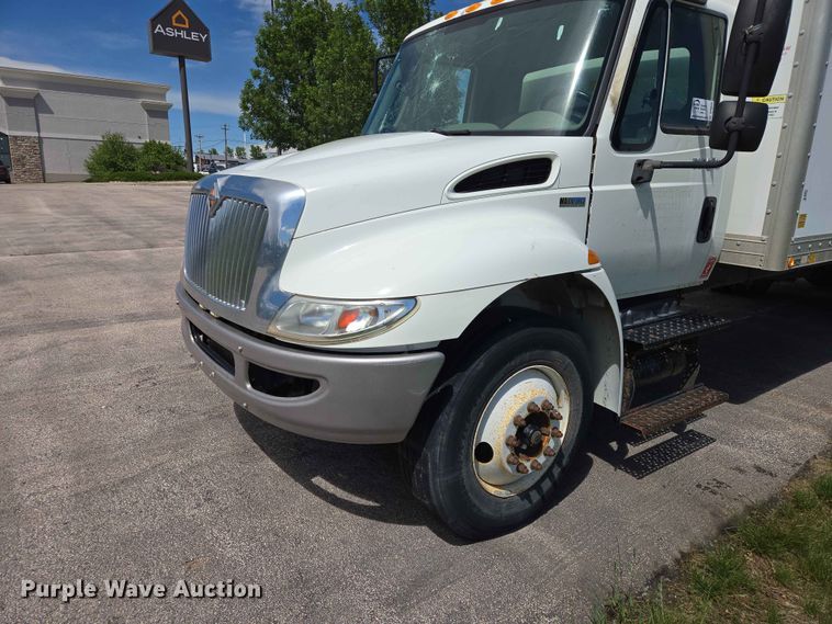 image for item DP8942 2014 International 4300 box truck