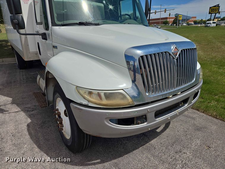 image for item DP8942 2014 International 4300 box truck