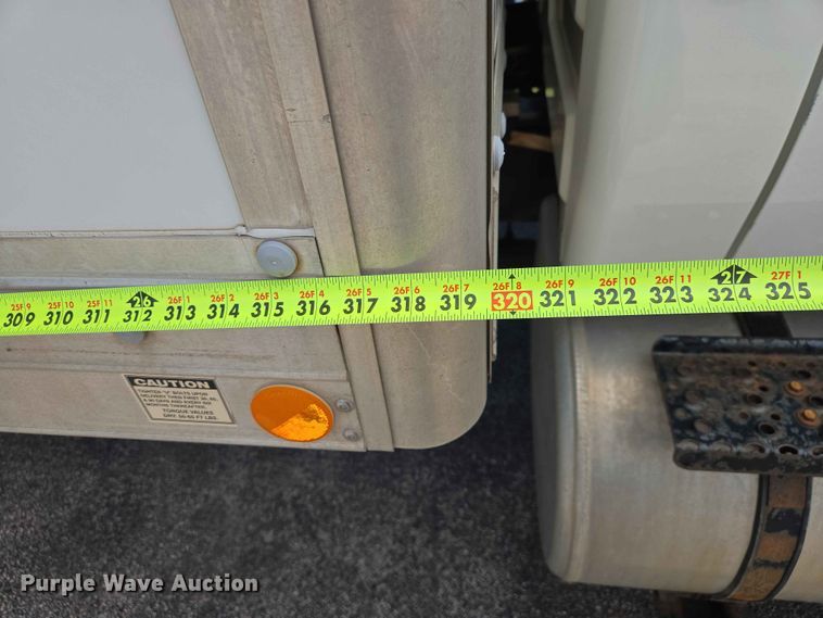 image for item DP8942 2014 International 4300 box truck