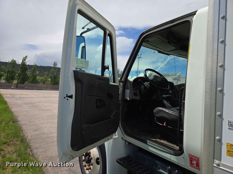 image for item DP8942 2014 International 4300 box truck