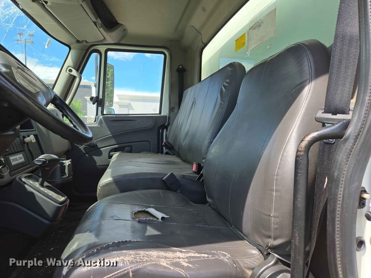 image for item DP8942 2014 International 4300 box truck