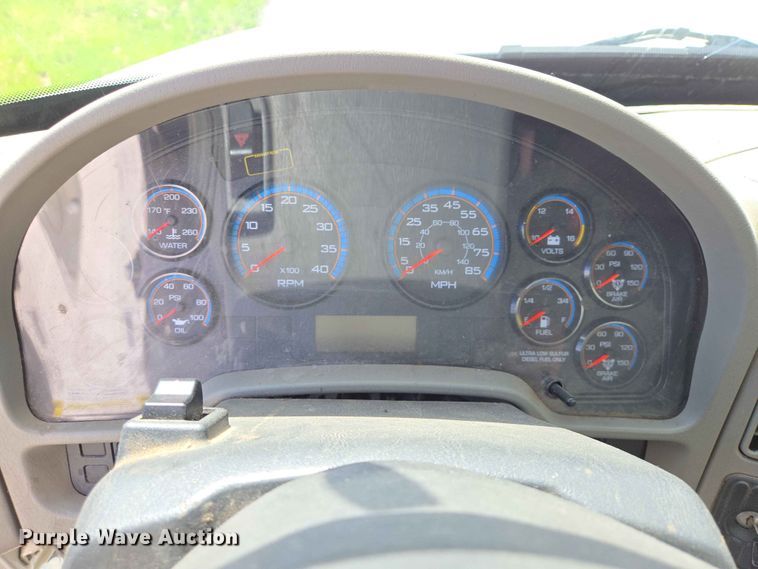 image for item DP8942 2014 International 4300 box truck